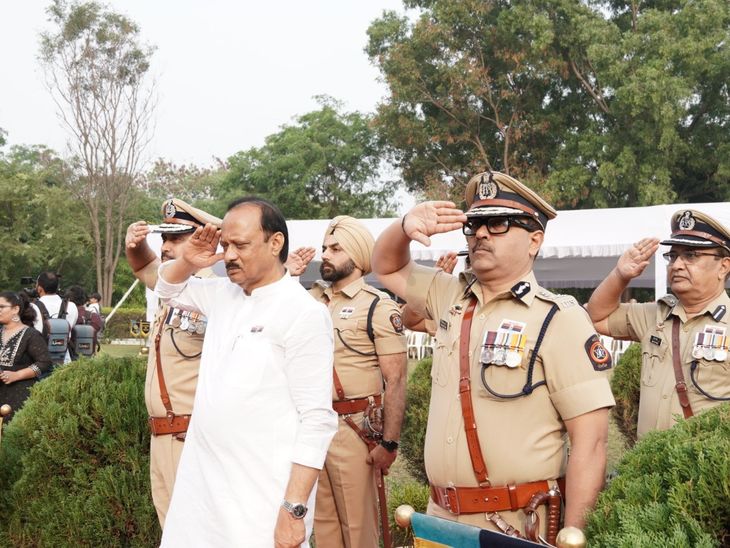 उपमुख्यमंत्री अजित पवार यांच्या हस्ते शहीद पोलिसांना आदरांजली:  पोलीस स्मृतीदिनानिमित्त पाषाण येथील केंद्रात शोक कवायत – Pune News