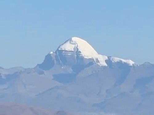 उत्तराखंडमधील 10,000 लोकांनी कैलास पर्वताला भेट दिली:  पर्वत पाहून भावुक झाला भक्त, जाणून घ्या तिबेटला न जाता भगवान शिवाचे दर्शन कसे घ्यायचे