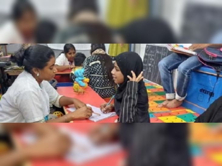 दिव्यांगांवर 17 रुपयांत उपचार, त्यांच्या मातांनाही मिळतो रोजगार:  कोलकात्याच्या नदीम यांची इतरांच्या वेदनेवर फुंकर