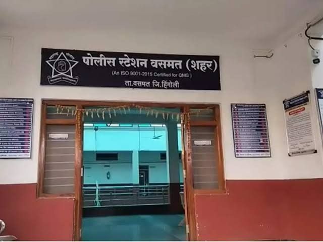 बंद घराचे कुलुप तोडून 8 लाखांचा ऐवज चोरला:  पोलिसांचे पथक घटनास्थळी दाखल, वसमत शहराजवळ घडली घटना – Hingoli News