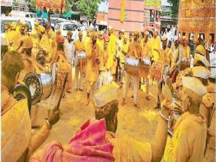 In the presence of thousands of devotees in Dharur city, Shri. Vitthal ...