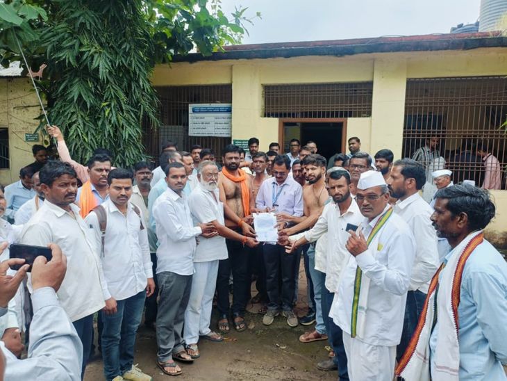 शेतकऱ्यांच्या विहिरी, गोठे रद्द केल्याच्या निषेधार्थ सिल्लोडला अर्धनग्न आंदोलन – Chhatrapati Sambhajinagar News