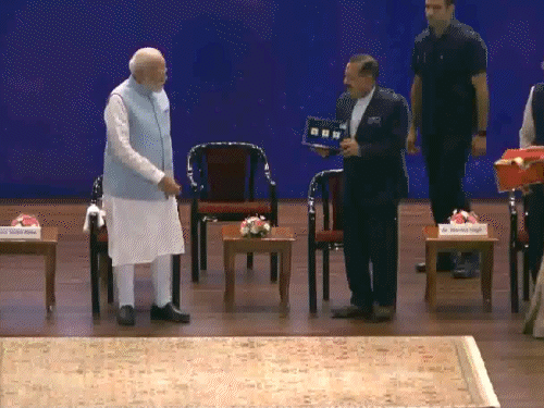 एस्टिक 2025 – 1 लाख कोटी रुपयांची RDI योजना सुरू:  PM मोदी म्हणाले- भारतात जगातील सर्वात यशस्वी डिजिटल सार्वजनिक पायाभूत सुविधा