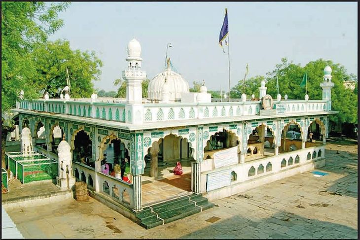 Khwaja Sufal Muluk Chishti Baba's Urs will begin from today, Chairman ...