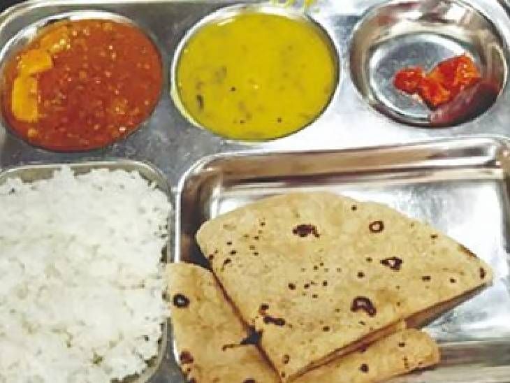 सोलापुरात 1200 शिवभोजन थाळीची बोगस बिले लाटण्याचा डाव:  बनावट बिले देणाऱ्या 20 केंद्रचालकांना नोटिसा – Solapur News