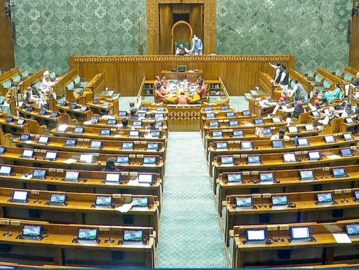 संसदेच्या हिवाळी अधिवेशनात 10 विधेयके सादर केली जाणार:  खासगी कंपन्यांना अणुऊर्जा प्रकल्प उभारण्याची परवानगी, UGC रद्द करण्याचे विधेयक देखील मांडले जाईल