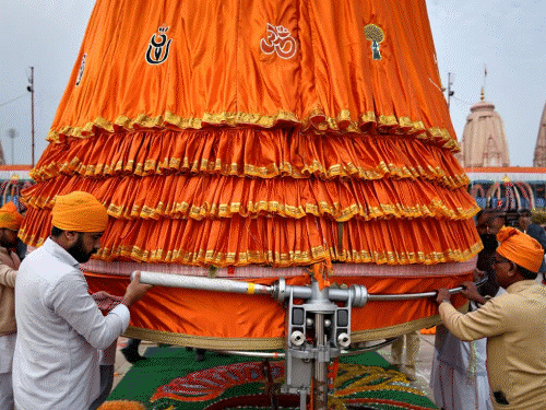 राम मंदिराच्या ध्वजारोहण सोहळ्याचे PHOTOS:  अयोध्याला 1000 क्विंटल फुलांनी सजवण्यात आले, मोदींच्या स्वागतासाठी फुले उधळली