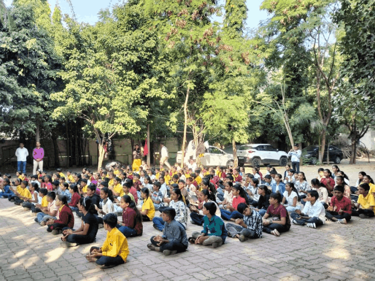 छत्रपती संभाजीनगरात एसएफआयचा संविधान जागर:  डॉ. आंबेडकर विद्यापीठासह विविध महाविद्यालयांत उद्देशिकेचे सामूहिक वाचन – Chhatrapati Sambhajinagar News