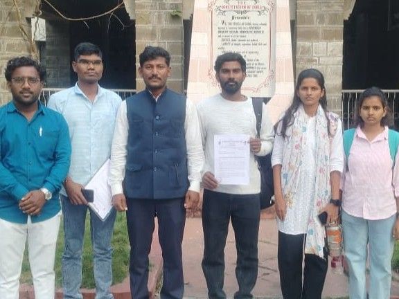 पीएच. डी. करावी की सोडावी?:  तब्बल १८ महिन्यांपासून प्रक्रिया प्रलंबित; प्रश्न मार्गी लावा, ‘एसएफआय’चे कुलगुरूंना साकडे – Chhatrapati Sambhajinagar News