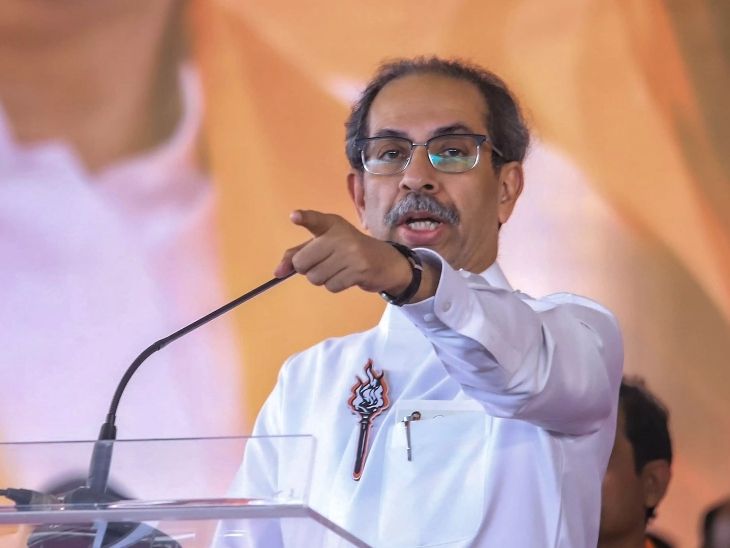 जिकडे ‘बॉम्बे’ असेल, तिकडे आम्ही ‘मुंबई’ करू:  उद्धव ठाकरेंचा मालवणी महोत्सवातून एल्गार, पक्ष-गाणे चोरले म्हणत शिंदेंना टोला – Mumbai News