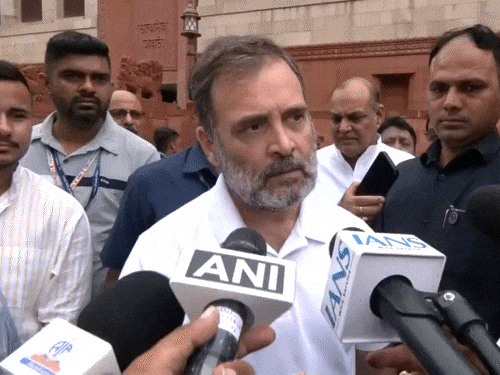 कॅप्टन म्हणाले- राहुल गांधींनी मंत्री हटवण्यासाठी दबाव टाकला:  बर्खास्त न केल्यास ट्विटची चेतावणी दिली; भाजप-अकाली युती नसेल तर 2027 विसरून जा