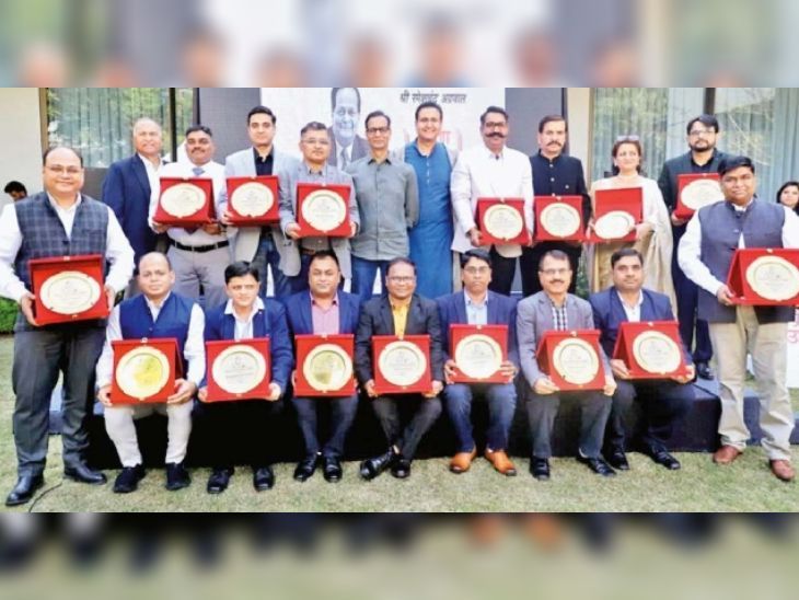 प्रेरणा उत्सव:  रमेशजी यांची मूल्ये जगणाऱ्या भास्कर कुटुंबातील सदस्यांना प्रेरणा पुरस्कार; दै. भास्कर समूहाने आपले प्रेरणास्रोत रमेशजी यांचे केले स्मरण