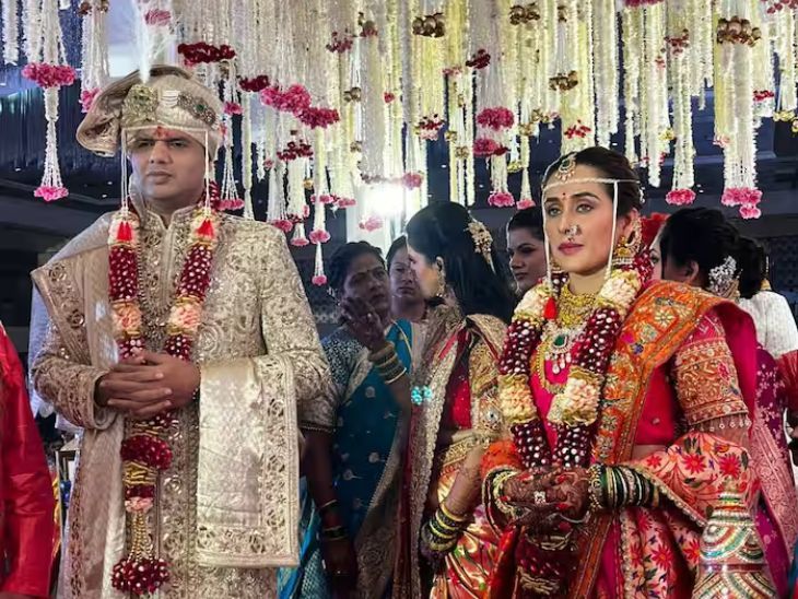 आमदारपुत्र समाधान सर्वणकर आणि अभिनेत्री तेजस्विनी लोणारी विवाहबंधनात:  मुंबईत शाही विवाहसोहळा संपन्न; मुख्यमंत्री देवेंद्र फडणवीस यांची उपस्थिती – Mumbai News