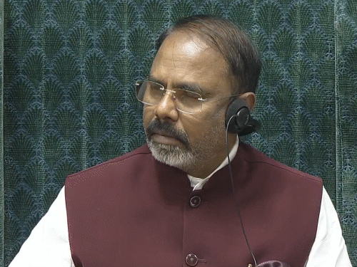 पान मसाला-सिगारेटवर नवीन कर लागेल:  अर्थमंत्री म्हणाल्या- याचा वापर राष्ट्रीय सुरक्षेसाठी होईल, जेणेकरून कारगिलसारख्या परिस्थितीत बजेट कमी पडणार नाही