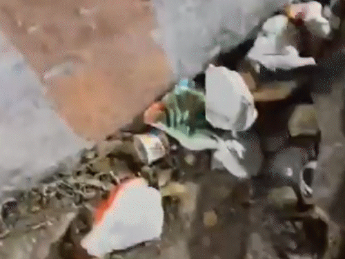 हैदराबादमध्ये मंदिरात तोडफोड, दगडफेकीत दोन पोलिस कर्मचारी जखमी:  भाजप म्हणाली- हिंदू आणि मंदिरांना लक्ष्य केले जात आहे, दोन एफआयआर दाखल