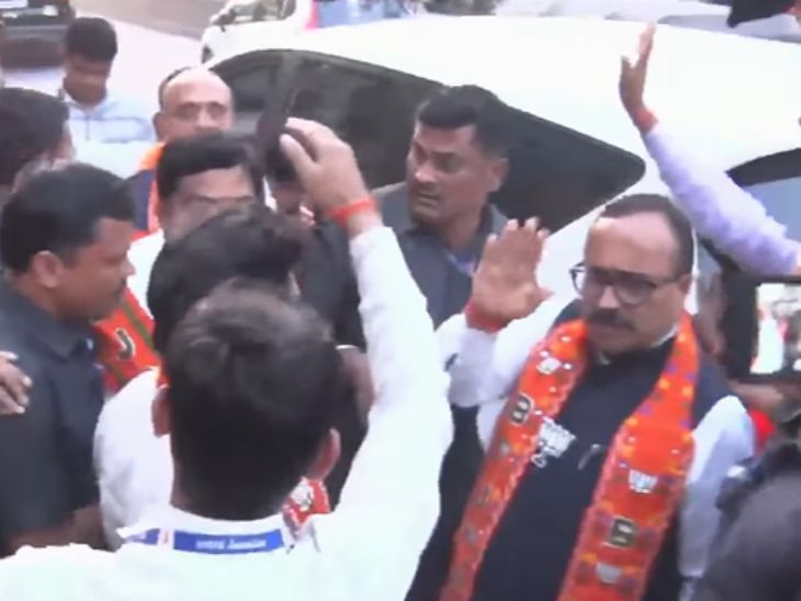 भाजप कार्यकर्त्यांचा ‘युती तोडा’चा नारा!:  संभाजीनगरमध्ये भाजप-सेना युतीची घोषणा होताच राडा, मंत्री अतुल सावेंची गाडी अडवली – Chhatrapati Sambhajinagar News