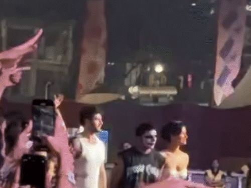 डेटिंगच्या अफवांदरम्यान पुन्हा एकत्र दिसले दिशा-तलविंदर:  लोलापालुजा म्युझिक फेस्टिव्हलमध्ये दोघे एकमेकांचा हात धरून दिसले