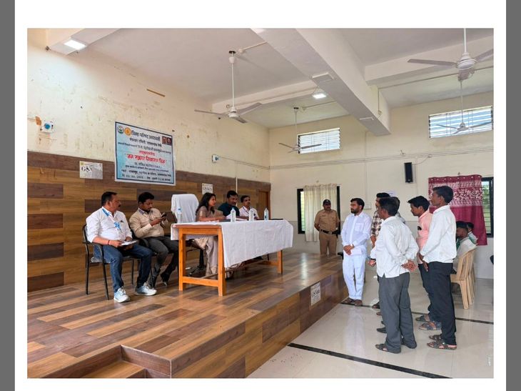 सीईओ संजीता महापात्र यांनी धामणगाव रेल्वे येथे ऐकल्या तक्रारी:  पालकमंत्री चंद्रशेखर बावनकुळे यांच्या निर्देशानुसार तक्रार निवारण शिबिराचे आयोजन – Amravati News