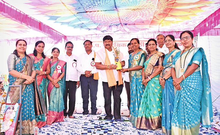 शिक्षकांनतर पालकांनी मुलांकडे लक्ष देणे गरजेचे: आमदार लवटे यांचे प्रतिपादन जिल्हा परिषद साईनगर शाळेत स्नेहसंमेलन उत्साहात – Amravati News शिक्षकांनतर पालकांनी मुलांकडे लक्ष देणे गरजेचे: आमदार लवटे यांचे प्रतिपादन जिल्हा परिषद साईनगर शाळेत स्नेहसंमेलन उत्साहात – Amravati News