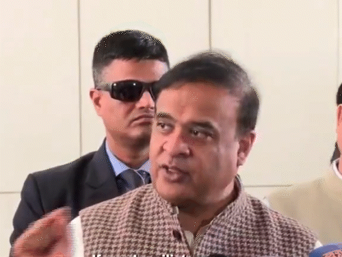 हिमंता म्हणाले-2014 मध्ये सोनिया मला मुख्यमंत्री बनवायला तयार होत्या: राहुल यांनी नेत्यांना फोन करून परिस्थिती बदलली, पण जे होतं ते चांगल्यासाठीच होतं हिमंता म्हणाले-2014 मध्ये सोनिया मला मुख्यमंत्री बनवायला तयार होत्या: राहुल यांनी नेत्यांना फोन करून परिस्थिती बदलली, पण जे होतं ते चांगल्यासाठीच होतं