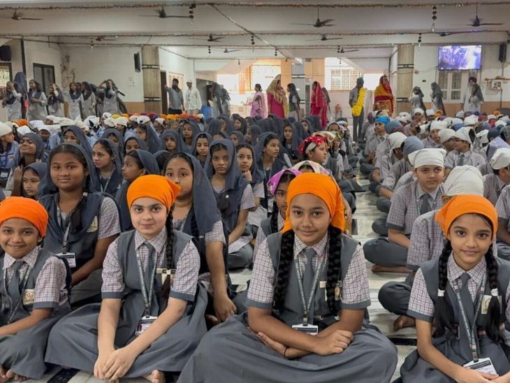 ‘हिंद दी चादर’ श्री गुरू तेग बहादुर यांच्या शौर्याचा जागर:  51 लाख विद्यार्थ्यांचे समुहगायन, बेस्ट ऑफ इंडिया रेकॉर्डमध्ये नोंद – Mumbai News