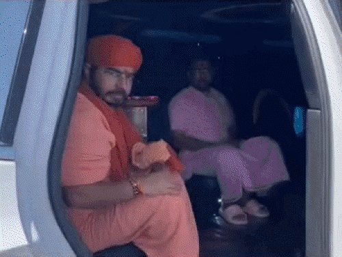 राजस्थानचे विद्यार्थी-व्यावसायिक हल्ल्यादरम्यान दुबई-अबूधाबीमध्ये अडकले:  म्हणाले- स्फोट होत आहेत; जयपूरहून विमानांची उड्डाणे रद्द