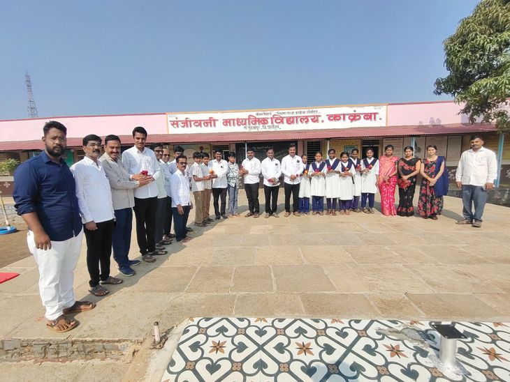 संजीवनी विद्यालयात गुणवंत विद्यार्थ्यांचा मान्यवरांच्या हस्ते झाला सत्कार: नॅशनल स्कॉलरशिप व इंटरमिजिएटपरीक्षेत शाळेतील ३० विद्यार्थ्यांचे यश – Ahilyanagar News संजीवनी विद्यालयात गुणवंत विद्यार्थ्यांचा मान्यवरांच्या हस्ते झाला सत्कार: नॅशनल स्कॉलरशिप व इंटरमिजिएटपरीक्षेत शाळेतील ३० विद्यार्थ्यांचे यश – Ahilyanagar News