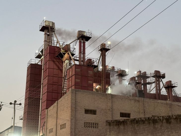 इराण-इस्त्रायल युद्धामुळे बासमती तांदळाची निर्यात थांबली:  फाजिल्का येथून पाठवलेले लाखो टन तांदूळ अडकले, शिपिंग एजन्सी 00 डॉलर प्रति कंटेनर मागत आहेत