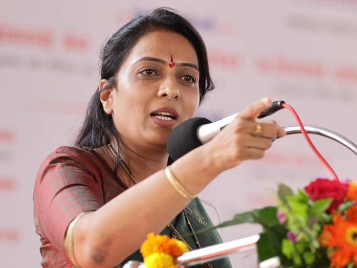 गॅसची टंचाई तात्काळ सोडवा अन्यथा विद्यार्थ्यांसह रस्त्यावर उतरू:  रोहिणी खडसेंचा सरकारला इशारा; आखाती देशातील युद्धाचा राज्यावरही परिणाम – Pune News