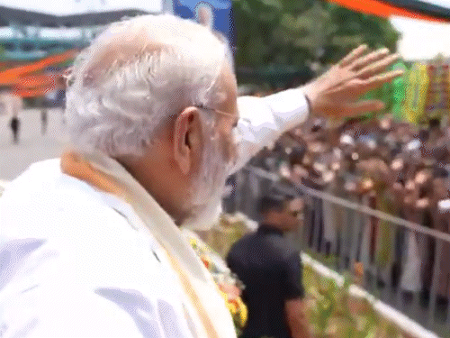 मोदी म्हणाले- काँग्रेसचे युवराज छोट्या चौकटीत अडकले:  त्यांना विकास दिसणार नाही; आखातात अडकलेल्या भारतीयांच्या सुरक्षेसाठी आम्ही पूर्ण ताकद लावली