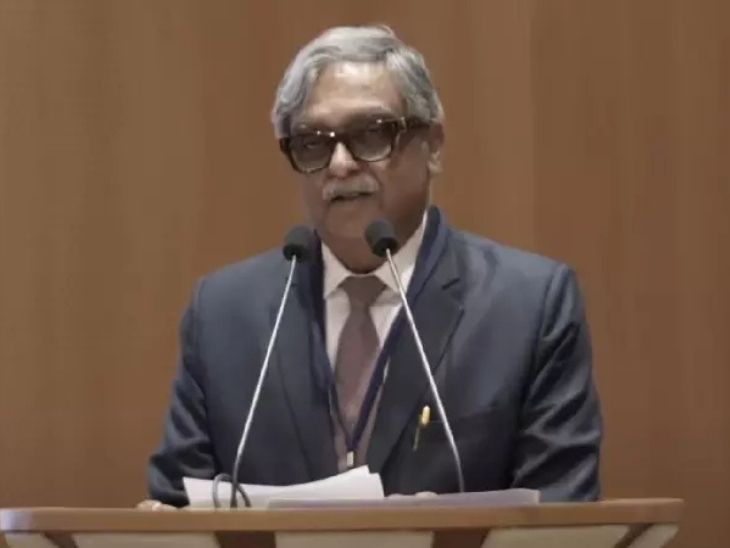 AI वकिलाच्या मेंदूची जागा घेऊ शकत नाही:  SC चे न्यायाधीश म्हणाले-AI वेळ वाचवण्यासाठी उपयुक्त, पण शिस्तबद्ध निर्णय घेण्यासाठी सक्षम नाही