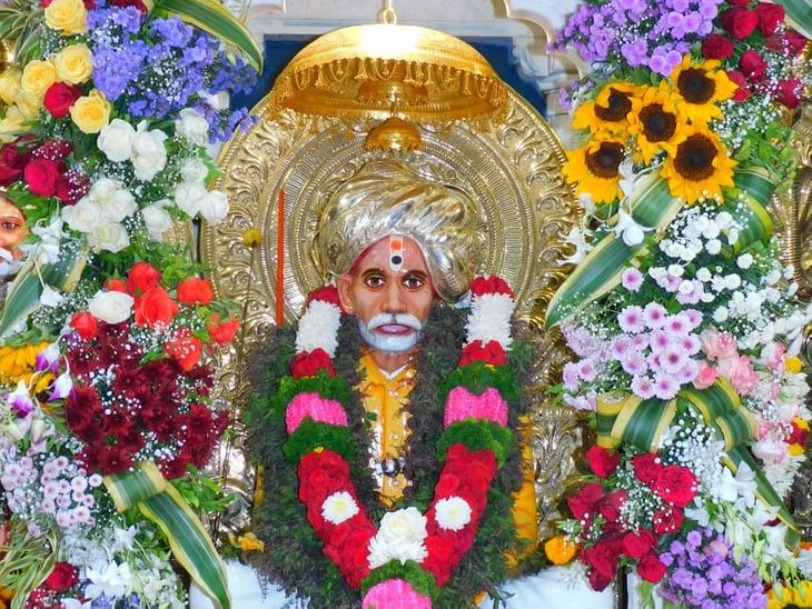 लाखो भाविकांच्या उपस्थितीत बाळूमामाचा रथोत्सव उत्साहात:  25 टन भंडाऱ्याची उधळण; अश्वाचे नृत्य मिरवणूकीचे आकर्षण – Kolhapur News