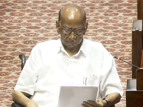 राज्यसभेत 19 नवीन सदस्यांनी शपथ घेतली: शरद पवार व्हीलचेअरवर पोहोचले; 16 एप्रिलपासून तीन दिवसांचे विशेष अधिवेशन राज्यसभेत 19 नवीन सदस्यांनी शपथ घेतली: शरद पवार व्हीलचेअरवर पोहोचले; 16 एप्रिलपासून तीन दिवसांचे विशेष अधिवेशन