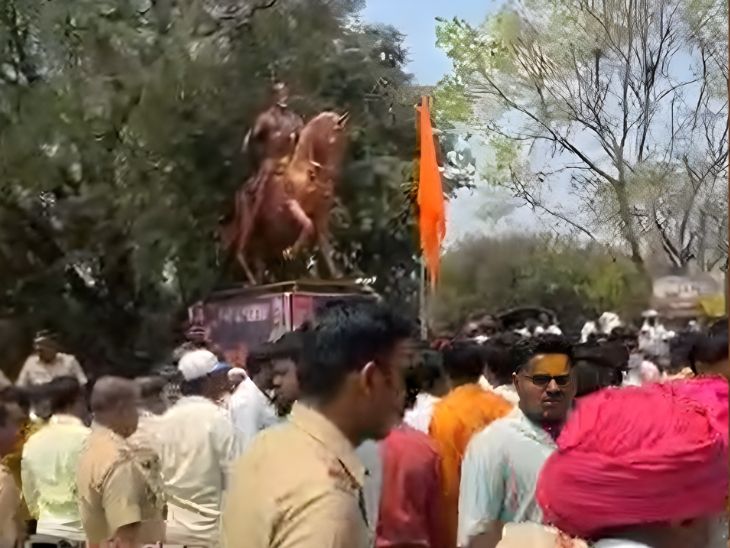 अंजनगाव पुतळा प्रकरण:  बाळराजे आवारेचा जालन्यातील पुतळा बनवण्याचा कारखाना पोलिसांनी केला सील; साथीदारालाही अटक – Solapur News