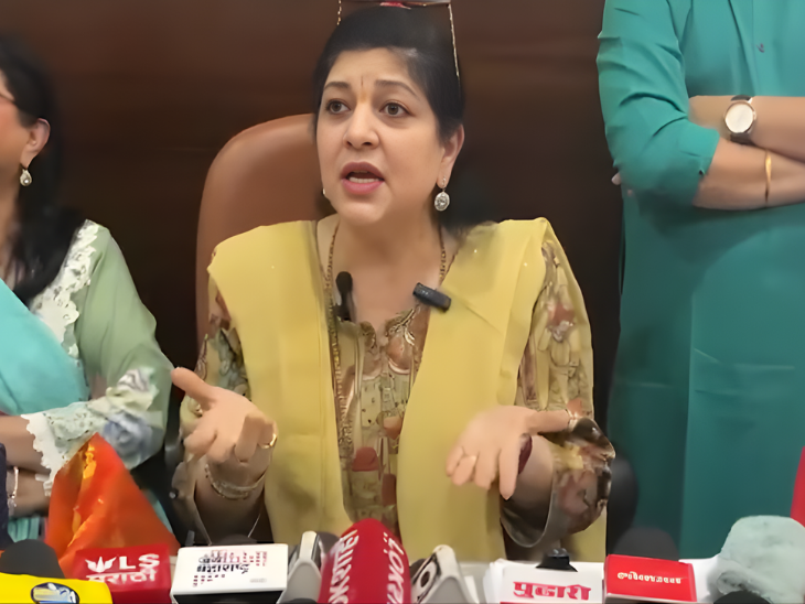 व्हिडिओमध्ये कोणती बाई बेशुद्ध दिसते?:  राज यांच्या पत्नी शर्मिला ठाकरेंचा सवाल; महिलांना भोंदूबाबांकडे न जाण्याचे केले आवाहन – Maharashtra News