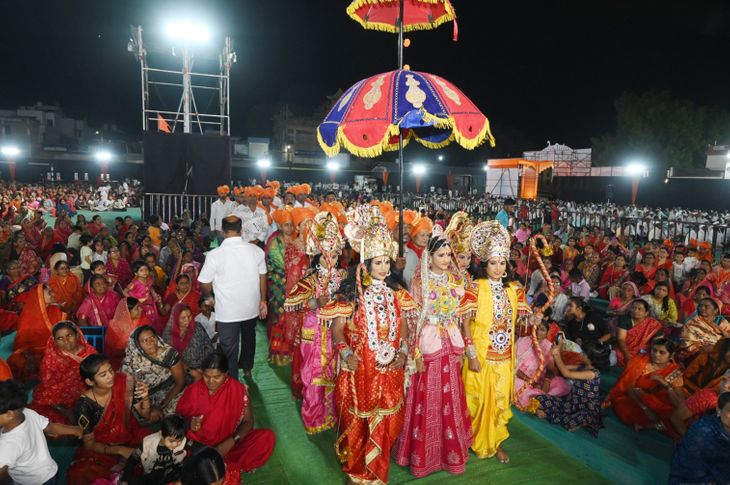 श्रीराम कथेमध्ये सीता स्वयंवर प्रसंग पाहून गंगापूरकर मंत्रमुग्ध: गंगापुरात जिल्हा परिषदेच्या मैदानावर कथेचे आयोजन – Chhatrapati Sambhajinagar News श्रीराम कथेमध्ये सीता स्वयंवर प्रसंग पाहून गंगापूरकर मंत्रमुग्ध: गंगापुरात जिल्हा परिषदेच्या मैदानावर कथेचे आयोजन – Chhatrapati Sambhajinagar News