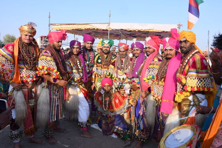 Palkhi ceremony and Shivacharya procession in Velapur, Amrit Mahotsav ...