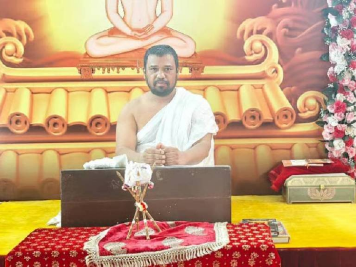 जैन मुनी नीलेशचंद्र यांची मनोज जरांगे अन् मुस्लिमांवर टीका:  म्हणाले – RSS नसती तर हिंदूंच्या डोक्यावर भगवी टोपीही राहिली नसती – Maharashtra News