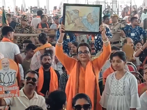 मोदी म्हणाले- झालमुडी मी खाल्ली, झाल त्यांना लागत आहे:  बंगालमधील कृष्णानगरमध्ये म्हणाले- 4 मे रोजी भाजप जिंकेल, मिठाईसोबत झालमुडीही वाटली जाईल