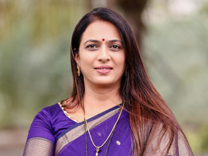 ‘लिंकिंग’ची भानगड शेतकऱ्यांची सरळ सरळ लूट:  खते घेताना कृषी सेवा केंद्रांकडून महागड्या औषधी घेण्याची सक्ती, रोहिणी खडसे यांचा आरोप – Maharashtra News