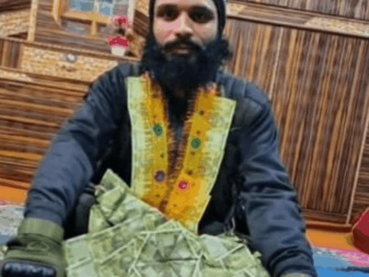 किश्तवाडमध्ये दहशतवाद्याला आश्रय देणारा शिक्षक अटकेत: एक साथीही पकडला गेला; पुंछमध्ये घुसखोरीच्या प्रयत्नात एक दहशतवादी ठार, एक जखमी किश्तवाडमध्ये दहशतवाद्याला आश्रय देणारा शिक्षक अटकेत: एक साथीही पकडला गेला; पुंछमध्ये घुसखोरीच्या प्रयत्नात एक दहशतवादी ठार, एक जखमी