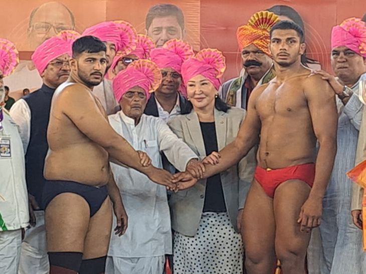 सातारच्या लाल मातीत 52 व्या ‘हिंदकेसरी’ कुस्ती महासंग्रामाचा शड्डू!:  दमदार डावपेचांनी रंगला पहिला दिवस – Kolhapur News