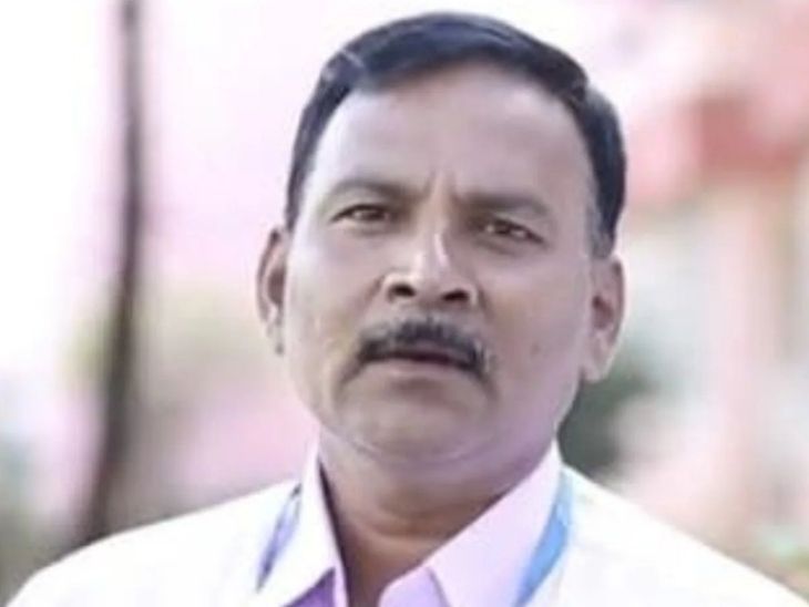 नीट पेपरफुटी प्रकरणात पुण्यातील केमिस्ट्रीच्या प्राध्यापकाला अटक:  CBI ने मास्टरमाईंड असल्याचे सांगितले; कोचिंगमध्ये विद्यार्थ्यांना प्रश्न सांगितले