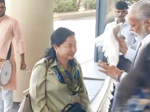 वन नेशन, वन इलेक्शन- JPC ची टीम गुजरातमध्ये पोहोचली:  प्रियंका गांधी यांच्यासह 39 सदस्य सर्व पक्षांच्या नेत्यांची भेट घेणार