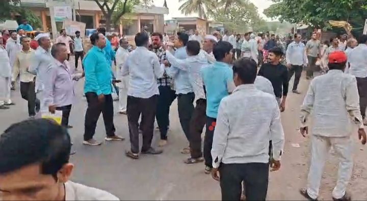 Criticism on Mahadika on social media, fight between two groups of ...