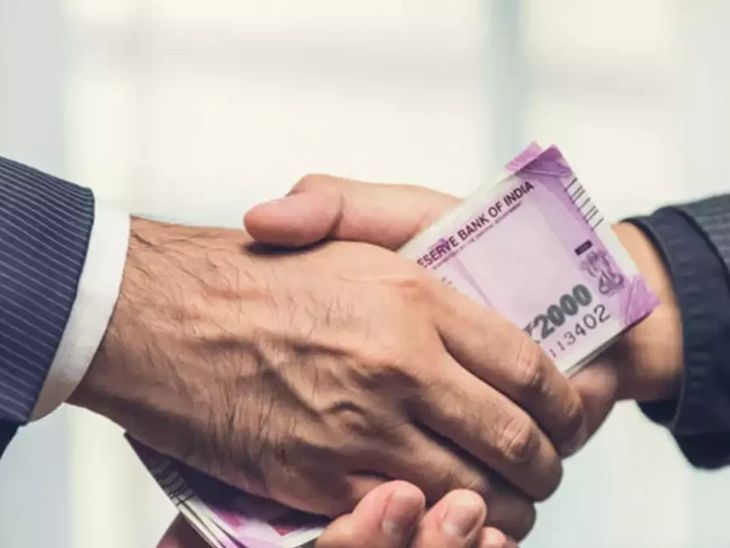 पालघरमध्ये एसीबीची मोठी कारवाई:  45 हजारांची लाच घेताना ग्राम महसूल महिला अधिकारी रंगेहात जाळ्यात; नवी मुंबईतही मोठी कारवाई – Mumbai News
