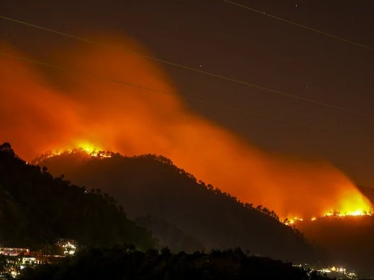 हिमाचल प्रदेश, उत्तराखंड आणि जम्मू-काश्मीरमधील जंगलांना लागली आग:  धुरामुळे डोंगरांमध्ये दृश्यमानता कमी झाली; वायुसेनेचे ऑपरेशन सुरू