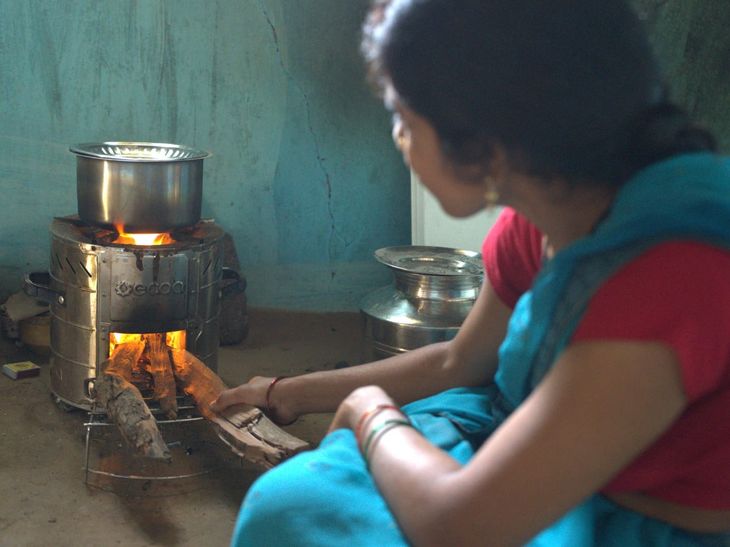 गडचिरोलीच्या दुर्गम भागात 20 हजार धुररहित चुलींचे यशस्वी वितरण:  दरवर्षी 41 हजार टन जळाऊ लाकडाची होणार बचत – Nagpur News