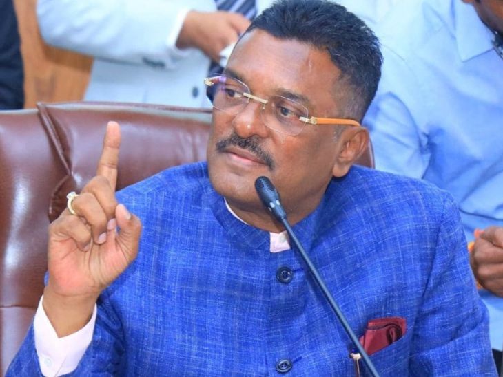 एसटी प्रवासासाठी 1 ऑगस्टपासून NCMC कार्ड बंधनकारक:  महिला-ज्येष्ठ नागरिकांसाठी महामंडळाचा मोठा निर्णय, नोंदणी करण्याचे आवाहन – Mumbai News