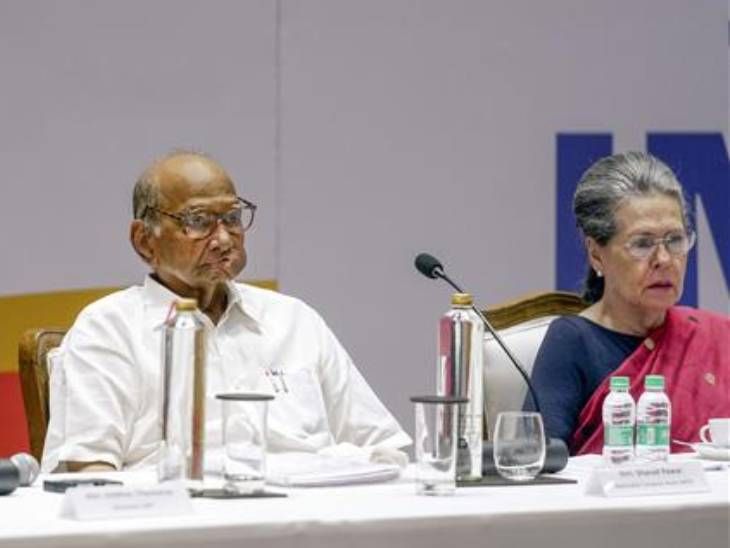 राष्ट्रवादीच्या शरद पवार गटाला काँग्रेसचा 15 ऑगस्टपर्यंत विलीनीकरणाचा प्रस्ताव:  लोकसभेतील खासदार कल्याण बॅनर्जींचा ममतांना अल्टिमेटम